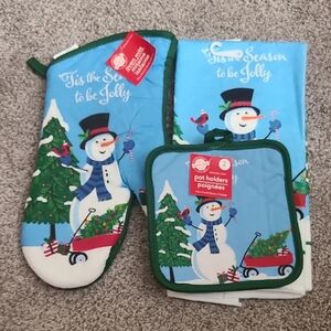 Blue Snowman Oven Mitt and Pot Holder Set
